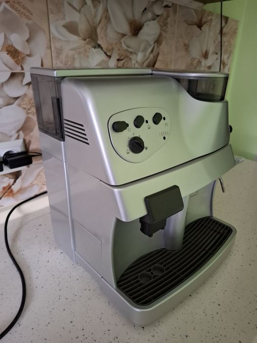 Автоматична кавомашина saeco vienna