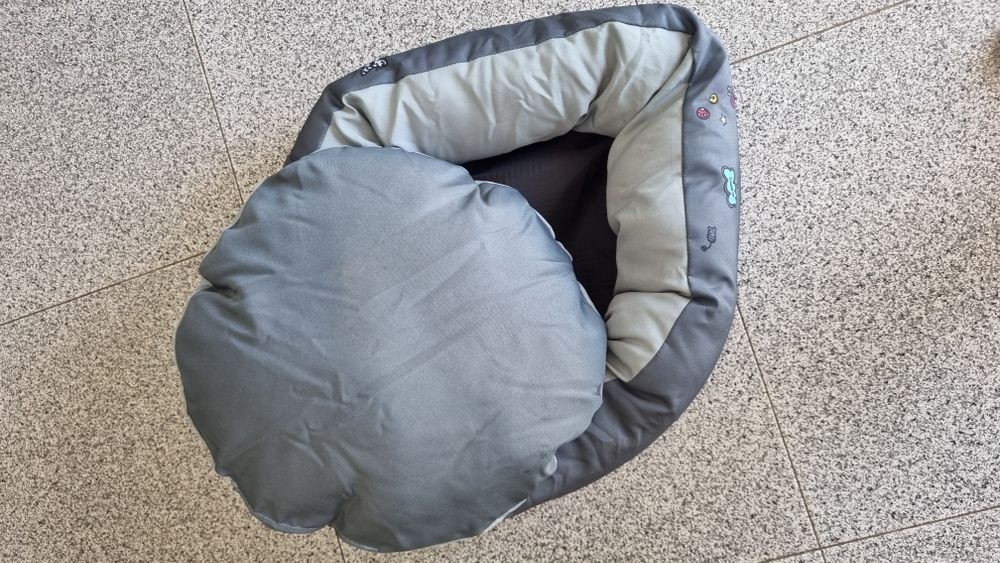 Cama para cão ou gato nova.