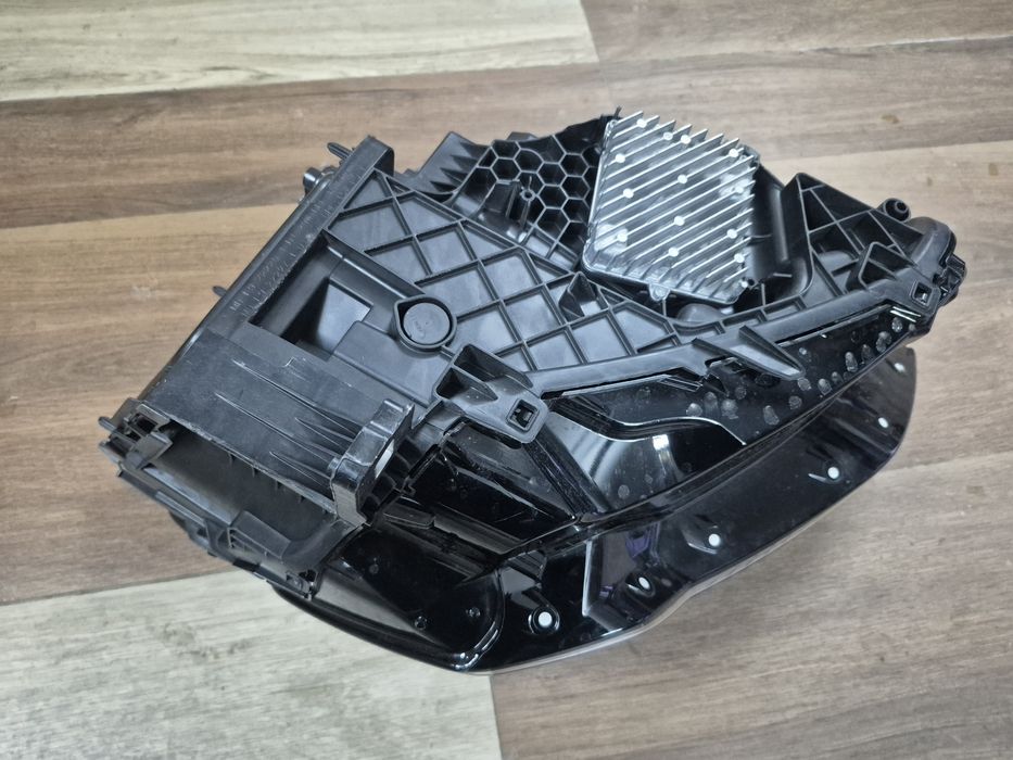 Фара audi q3 83A