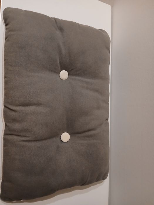 Conjunto de quatro almofadas cinza escuro