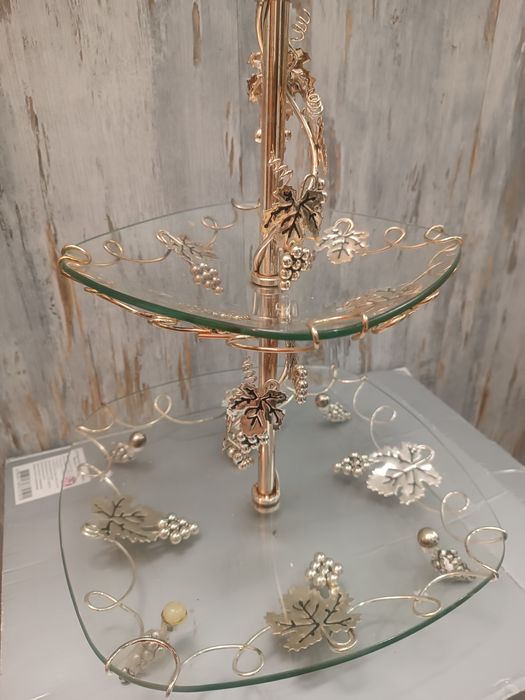 Щикарна фруктовниця для фуршета.