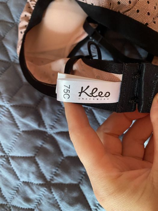 Мякий бюст  Kleo 75С без кісточок  зі зємними чашками