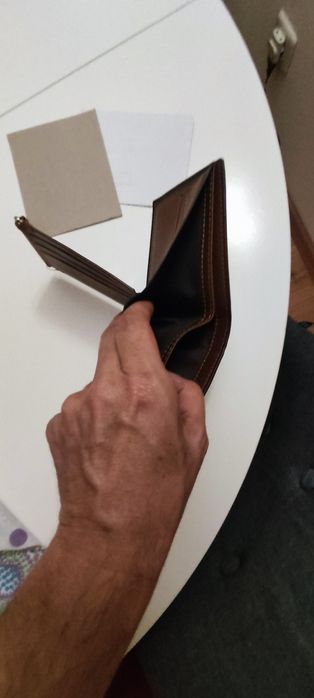 Carteira da marca DEABOLAR