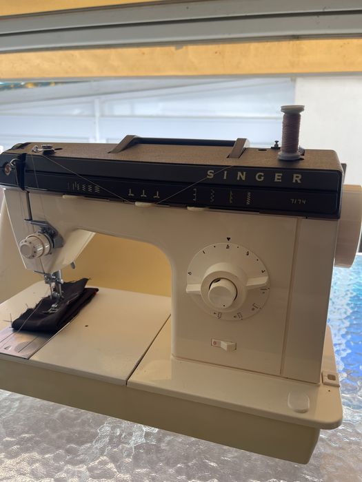 Máquina costura Singer