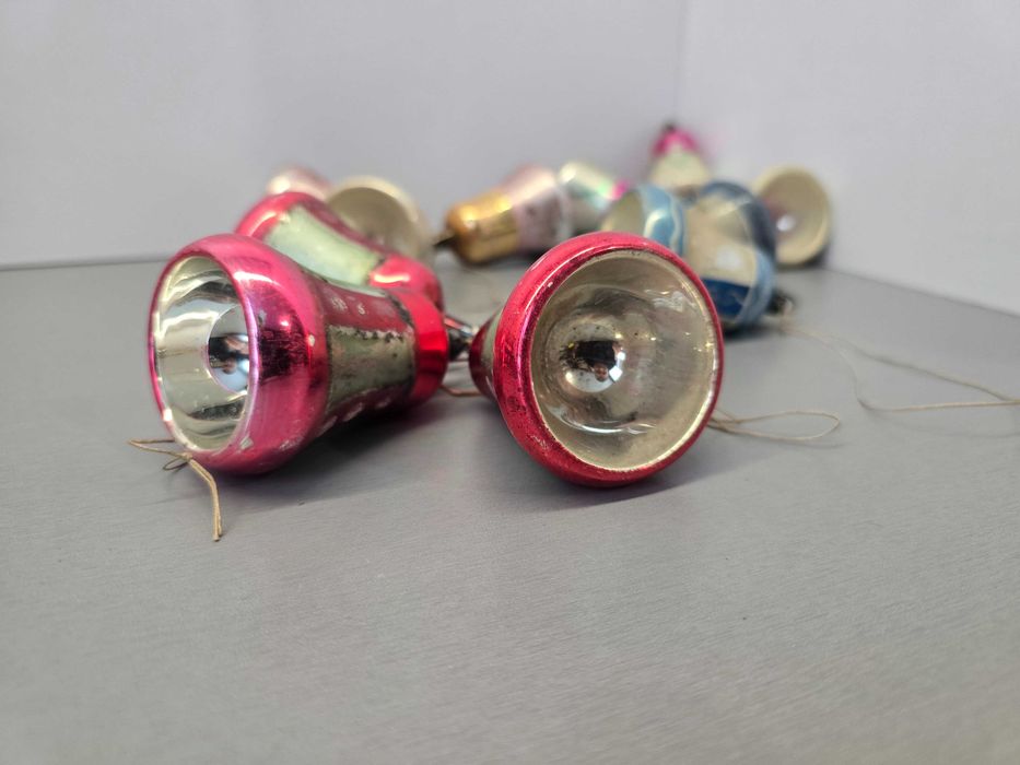 Bombki szklane dzwonki z PRL-U 11 sztuk.