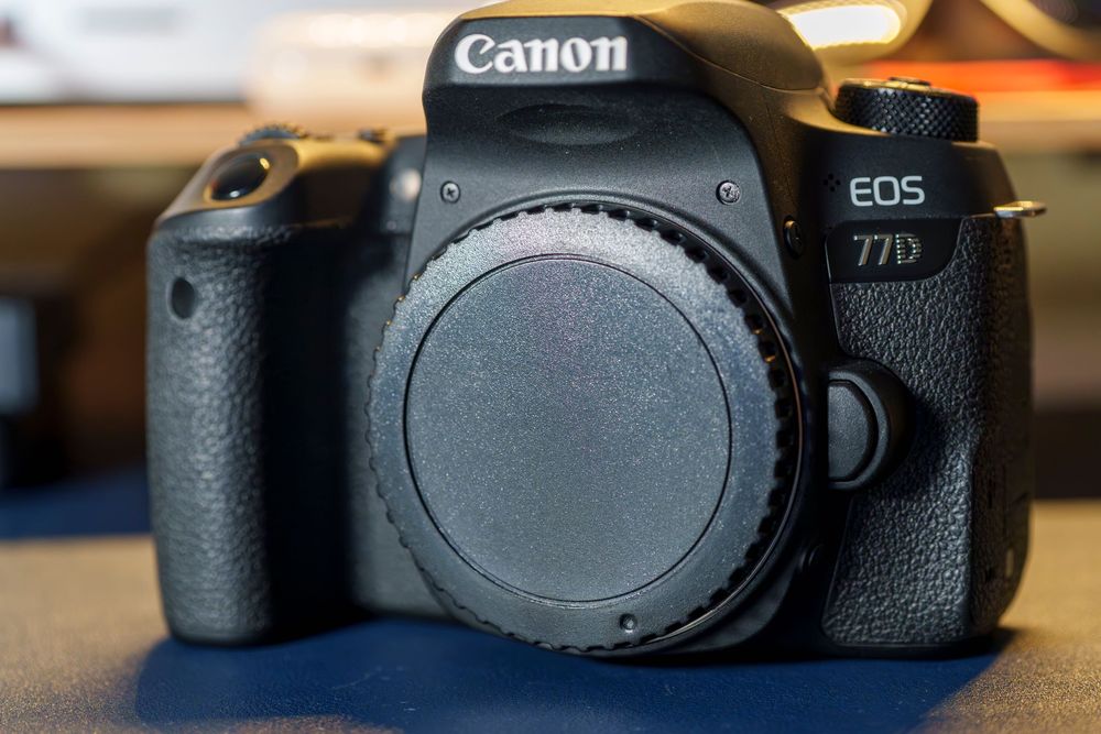 Canon 77D – Excelente Estado