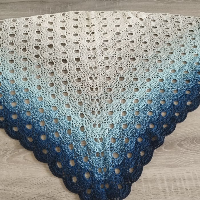 Chusta szydełkowa ombre