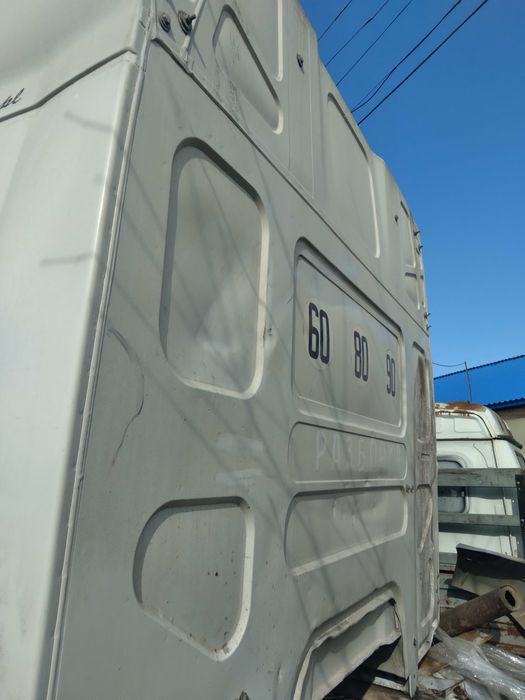 Renault premium кабина, дверь левая