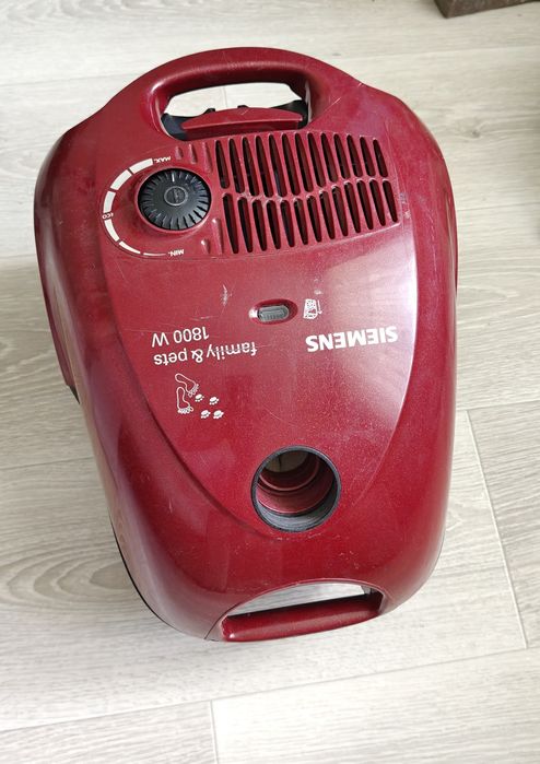 Пылесос Siemens 1800 w   НА ЗАПЧАСТИ !