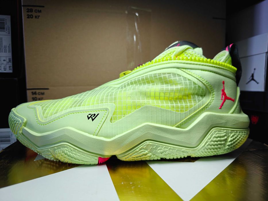 Оригінальні баскетбольні кросівки Jordan Why Not 6