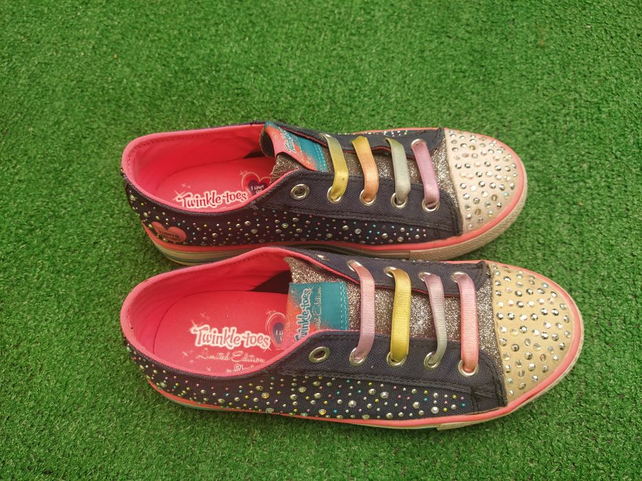 Взуття для дівчаток