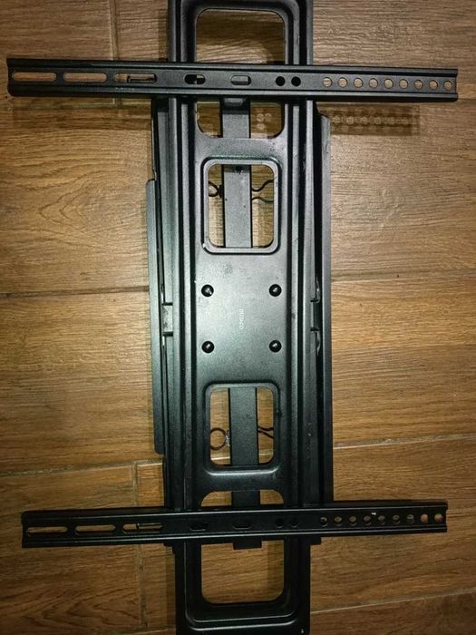 Настенное крепление для телевизора Deltaco ARM-1203. Швеция