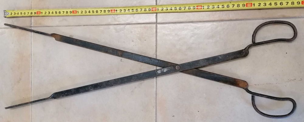 Tenaz grande de 70 cm, muito antigo,