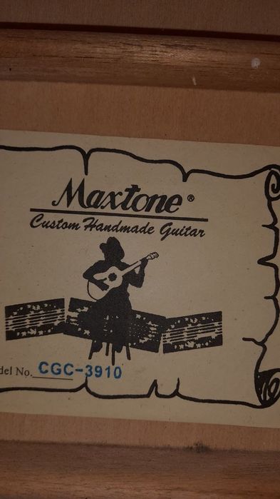 Гитара классическая Maxtone CGC390N б/у