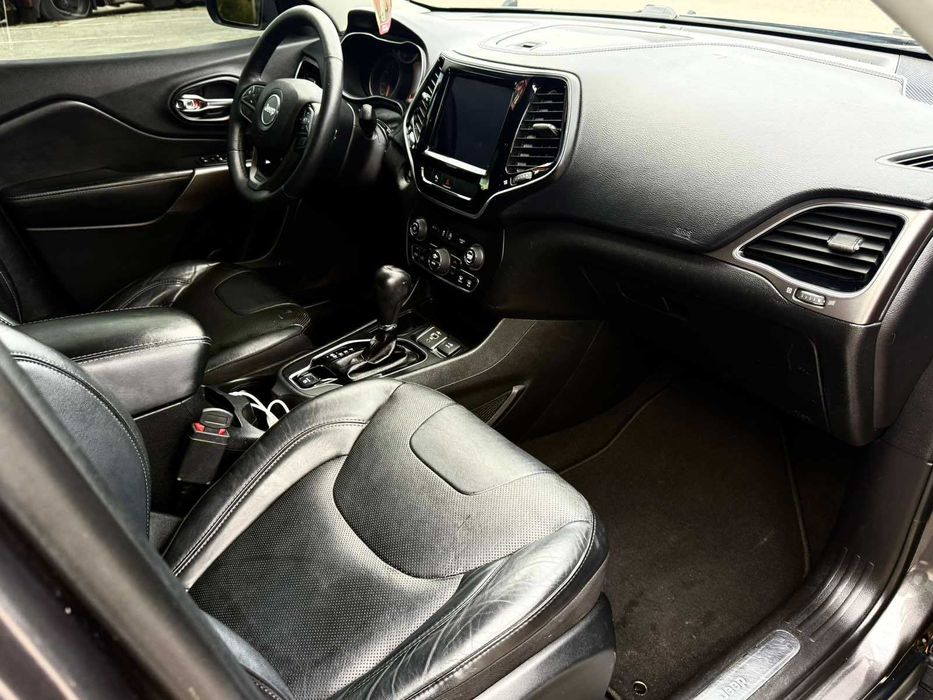 Продам Jeep Cherokee
