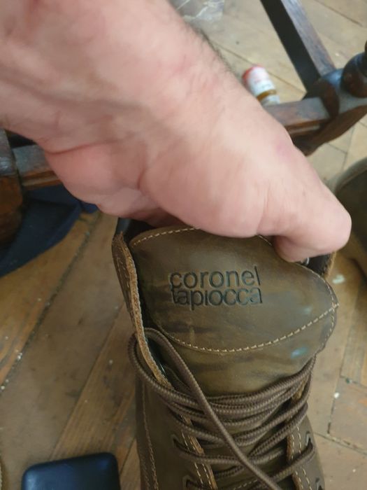 Взуття берци фірмені.