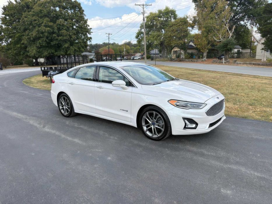 Ford Fusion Hybrid Titanium      2019