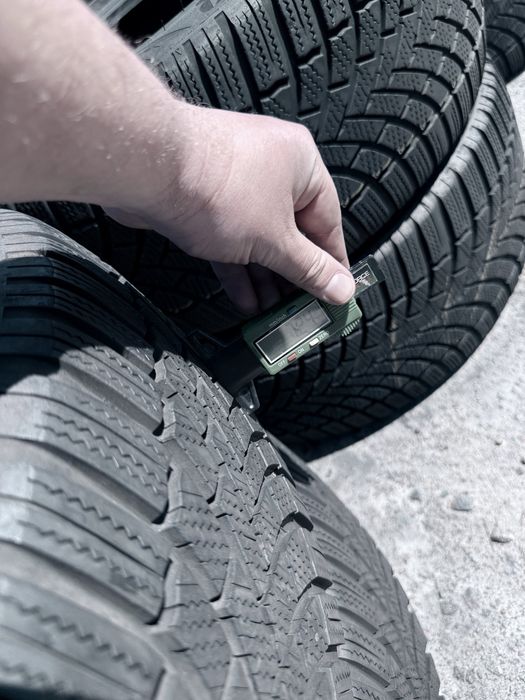225 55 18 Bridgestone LM005 90% Шини Зима
