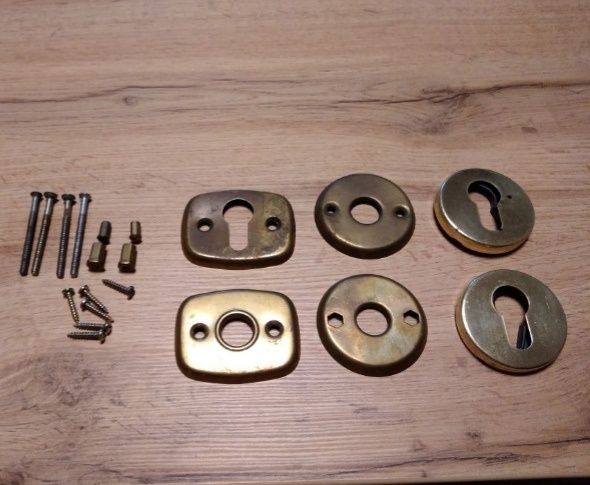 Klamka mosiężno-drewniana. Stara. Stan bardzo dobry, gratis rozety.