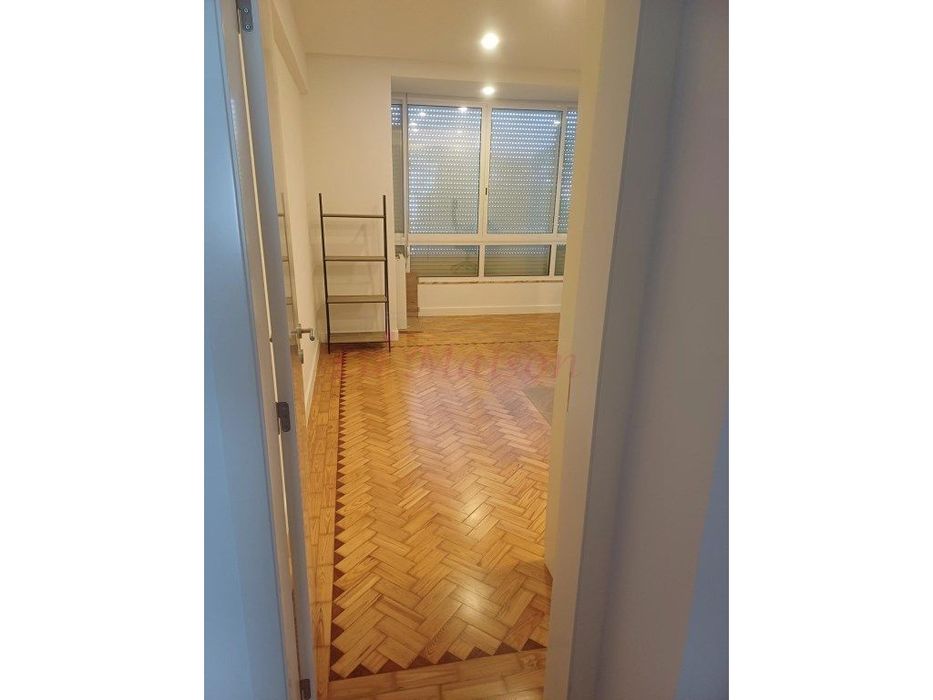Apartamento T3 transformado em T2 em Odivelas