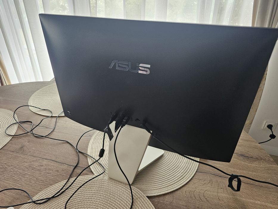 Komputer ASUS All-in-One 24" | i5-11Gen / 8GB / 500GB SSD | Win11 jak NOWY