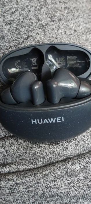 Huawei freeBuds 5i  в дуже доброму стані