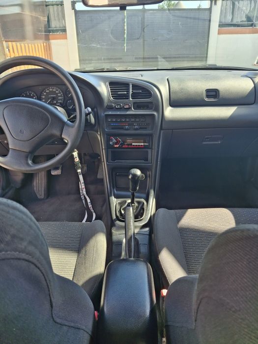 MAZDA 323 F  1995