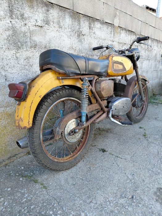 Moto Cz 175 anos 80
