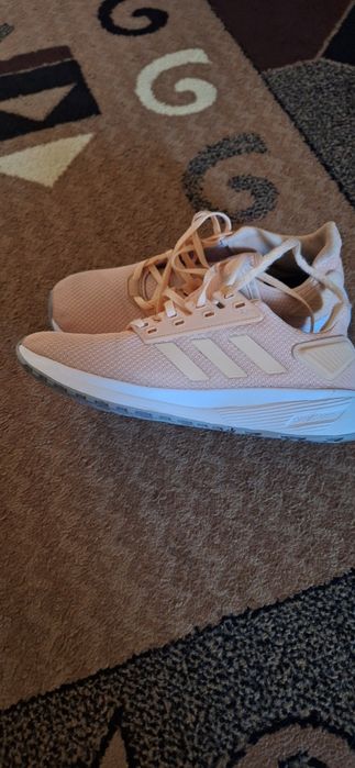 Жіночі кросівки Adidas