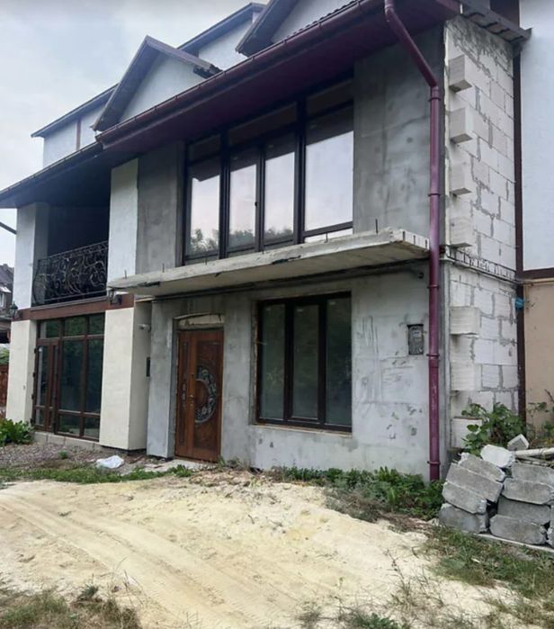 Продаж таунхауса в центрі м. Кременець