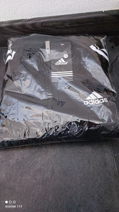 Damski dres Adidas.