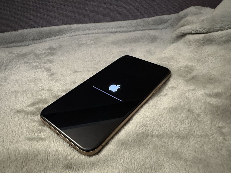 Продам Iphone xs 64 gb