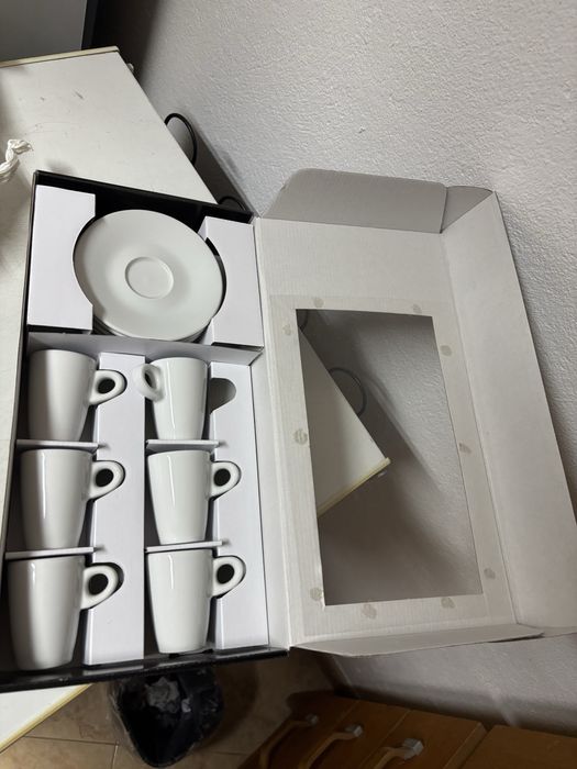 Varias pecas de loica tudo com caixa e novo