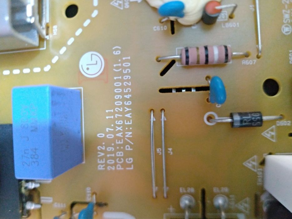 Smart TV LG 43un71006, ecrã partido, referência das placas nas fotos