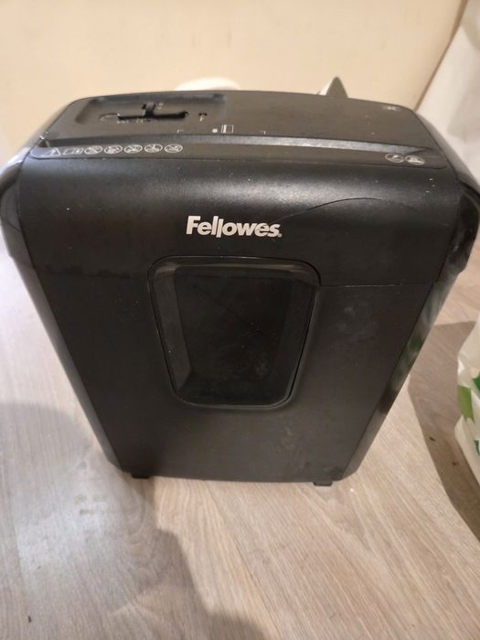 Niszczarka dokumentów Fellowes – sprawna