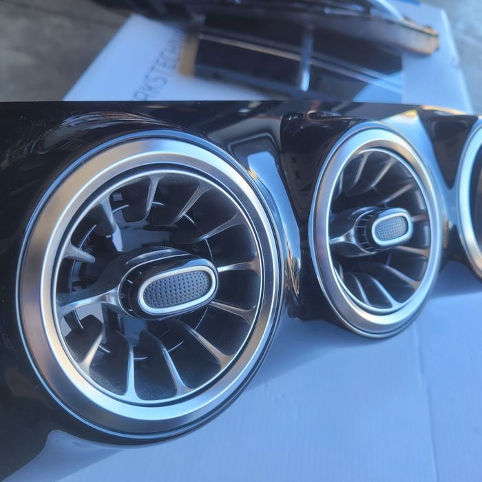 Panel nawiewu z przyciskiem start stop Mercedes A klasa AMG A177