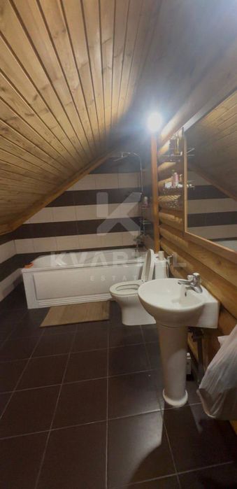 Продам  будинок 216м2  із зрубу з ремонтом. Джакузі, сауна!