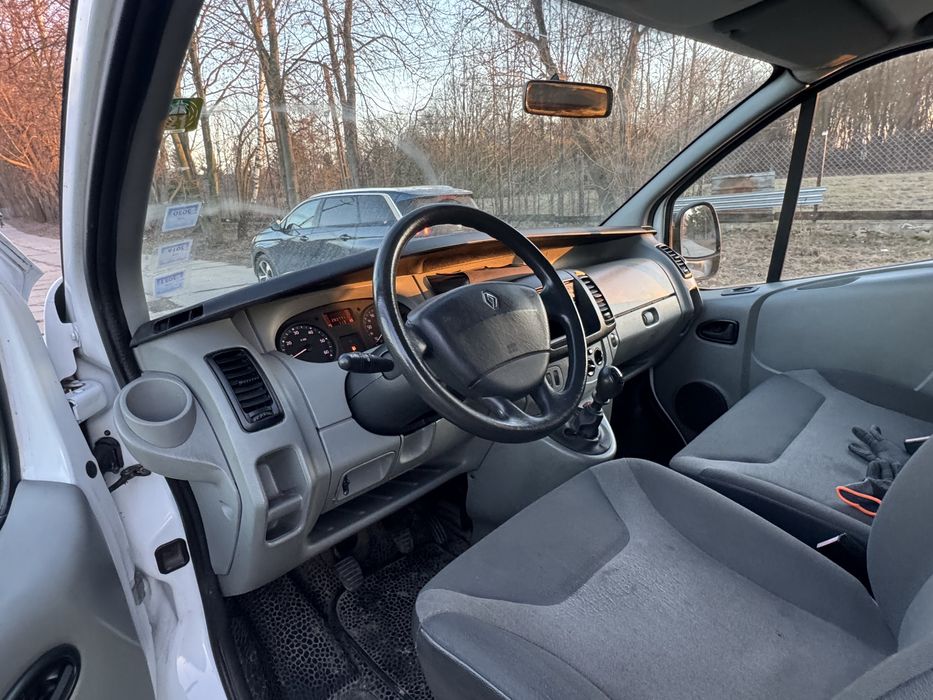 Sprzedam Renault Trafic 2009 L2H2 zarejedtrowany fv vat