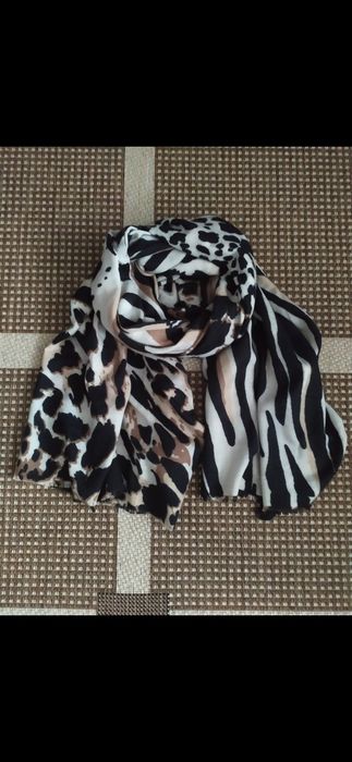 Szalik damski w panterkę w zebrę wełna wiskoza