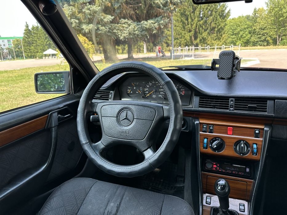 Mercedes-Benz w124