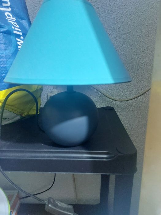 Candeeiro mesa cabeceira e 2 abajours