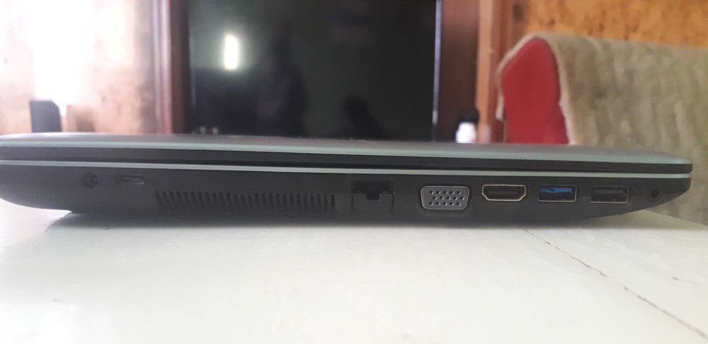 Notebook PC ASUS