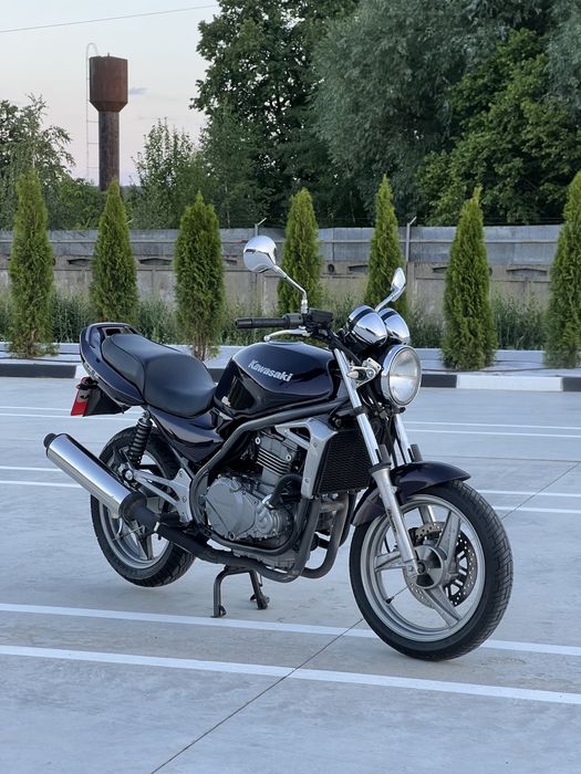 Продаж Kawasaki er 5