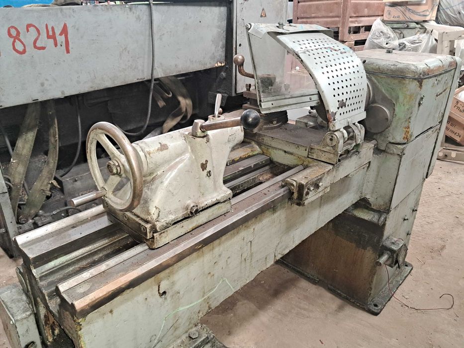 Верстат токарно-гвинторізний 1М61