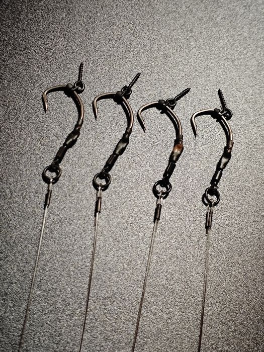 4 x przypony karpiowe Spinner Rig / Ronnie Rig #4 Lock Hook wkrętka