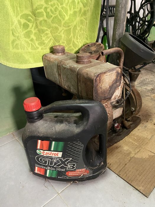 Bomba de água antiga