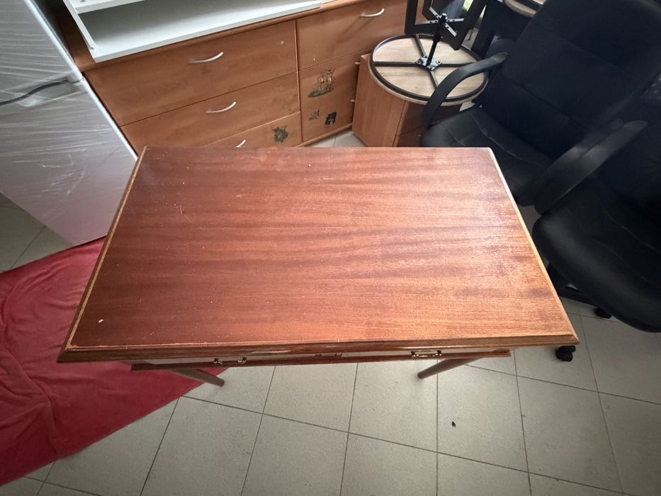 Consola de madeira