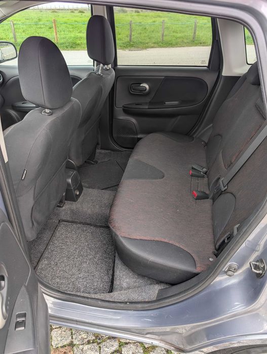 Nissan Note 2010 - Gasolina - Muitos Extras