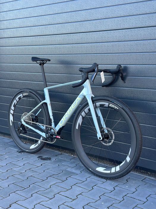 Rower gravelowy Orbea Terra M31e Koła ZIPP 303 XPLR