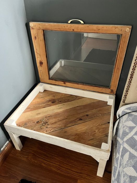 Mesa de Cabeceira ou de Centro (Madeira) - Tampo de Vidro Abre-Fecha